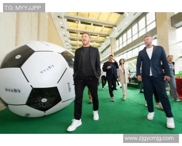 武汉足球队技术争议引发热议球迷与专家各抒己见探讨战术与表现